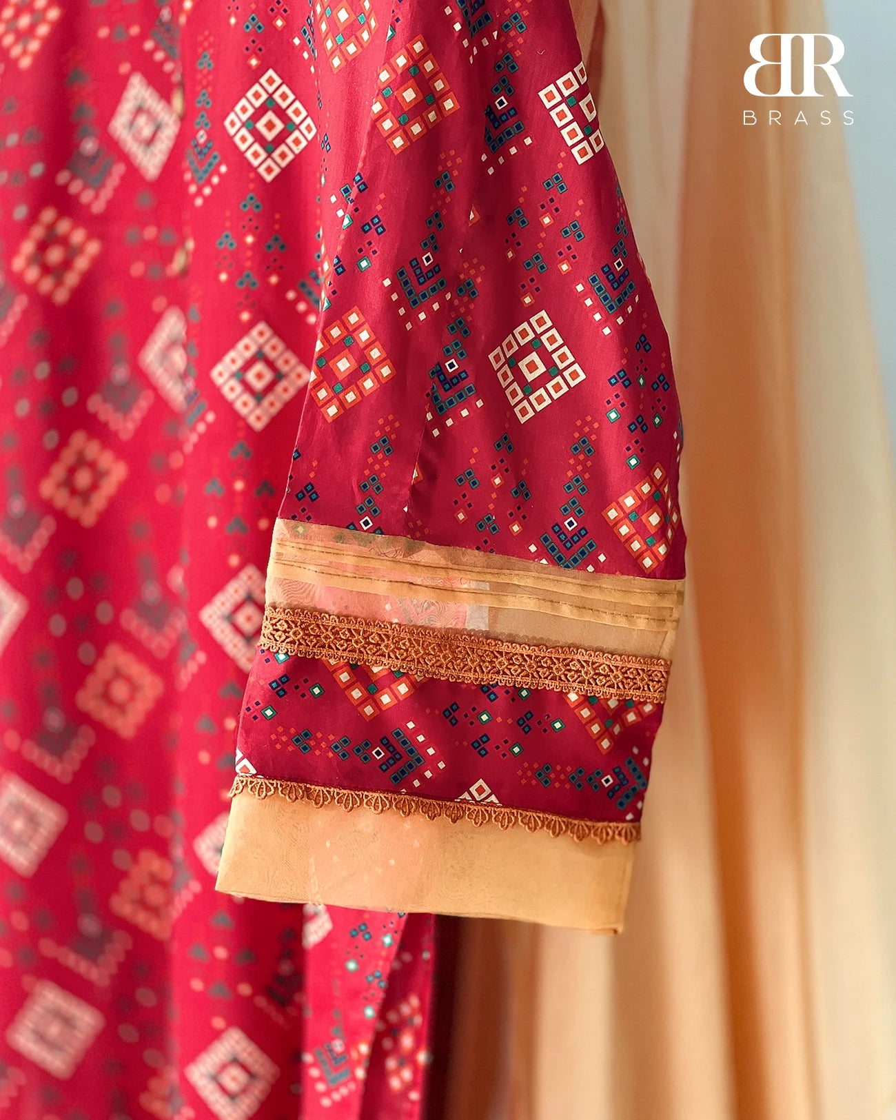 Maroon Chunri – 3 Piece Premium Lawn Suit
